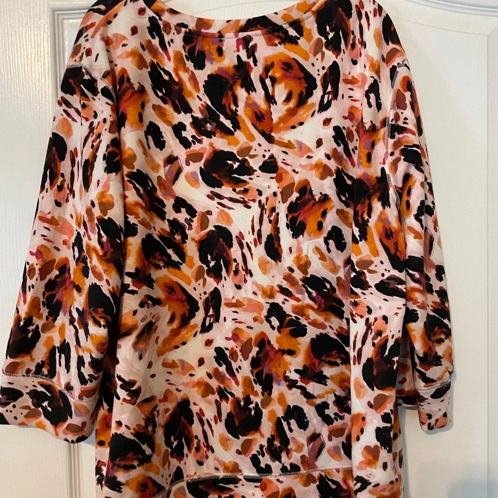 Westbound 3/4 Sleeve Top - Orange and Black Print - Picture 9 of 11